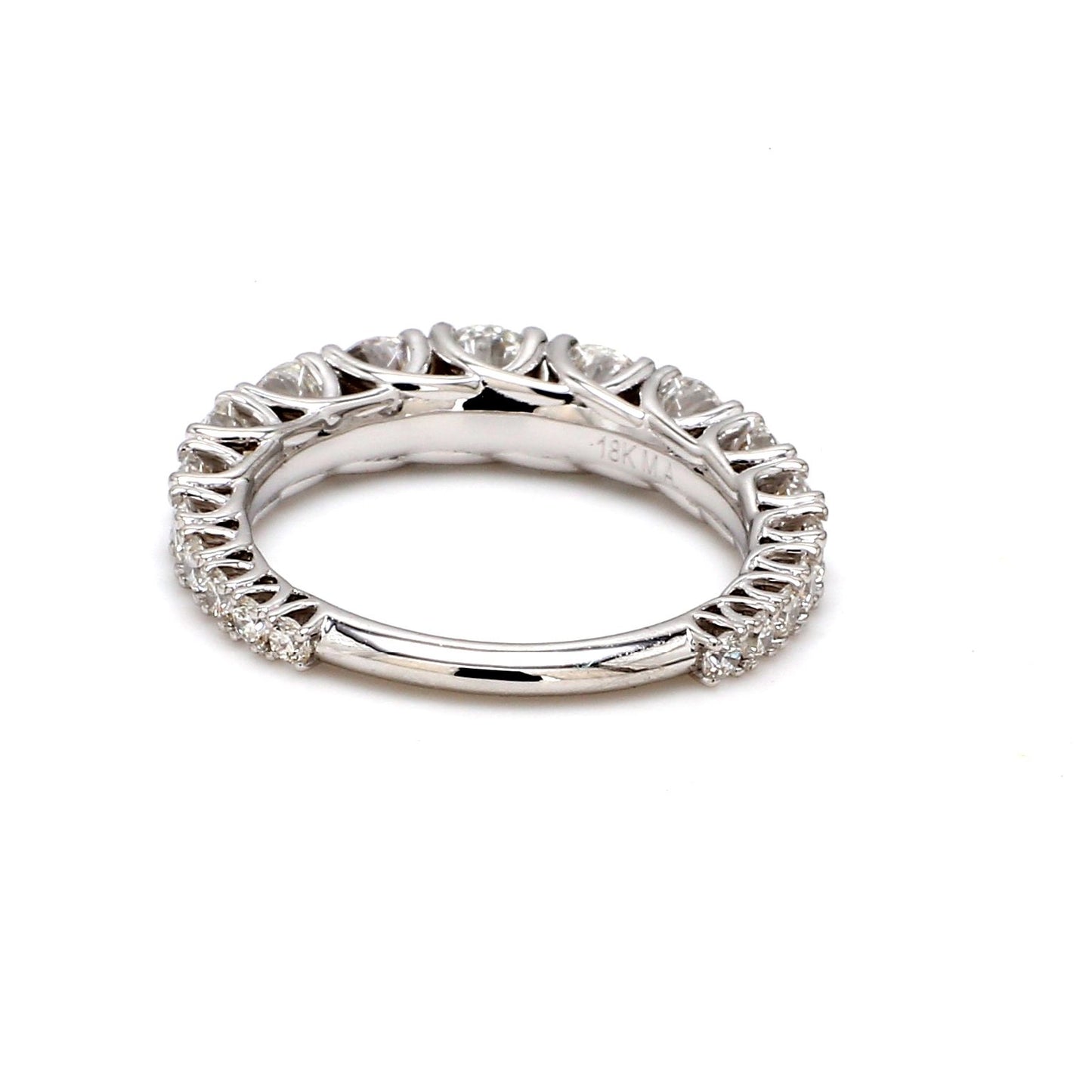 18K White Gold Graduating Round Cut Wedding Band